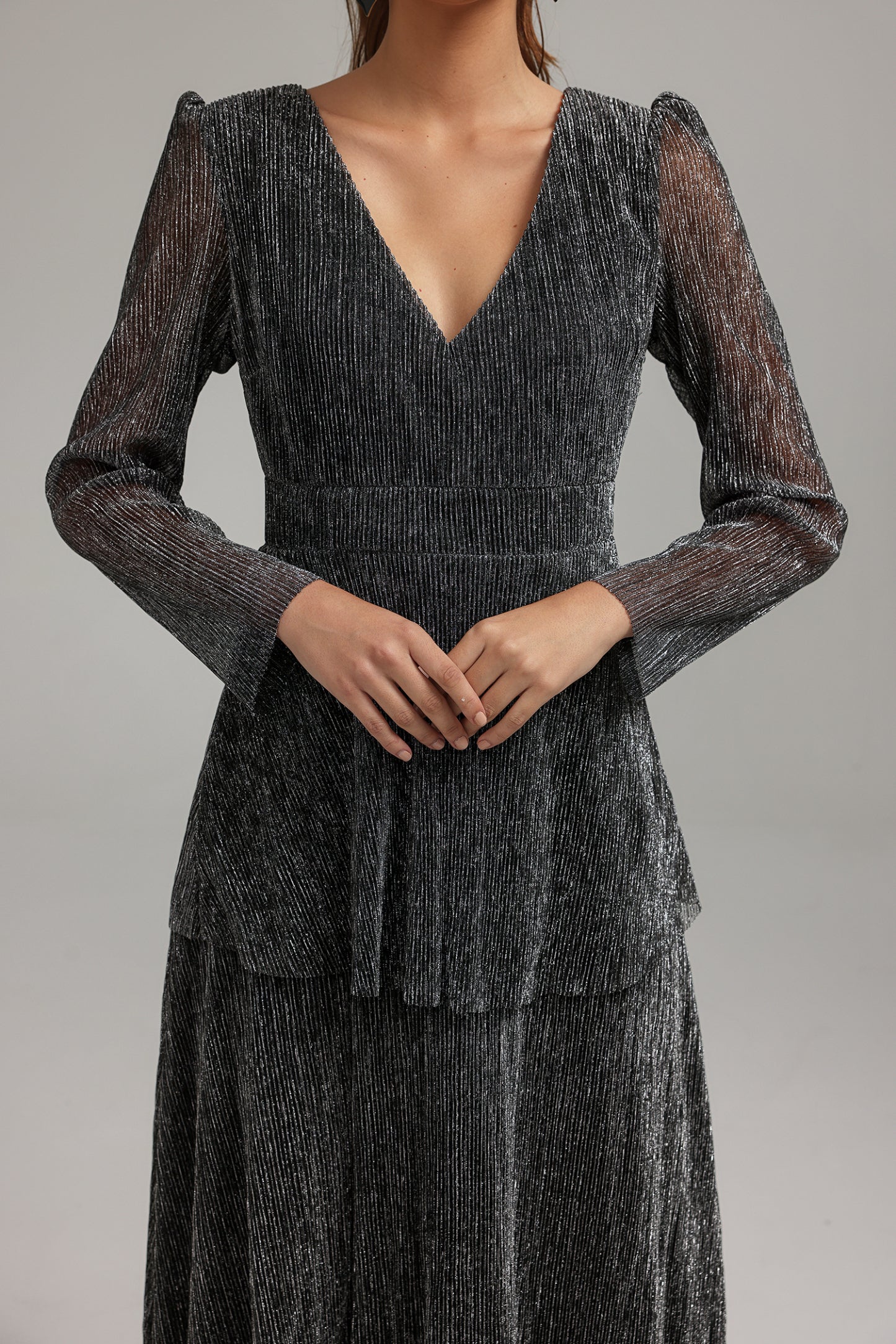 Kat Kat Düz Kesim V-Yaka Elbise