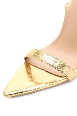 Altın Renkli Zincir Bağcıklı Stiletto Sandalet