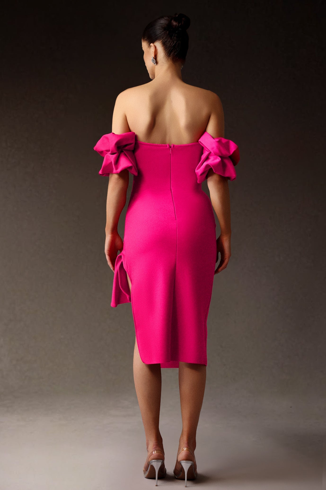 Silila Omuz Dekolteli Yırtmaçlı Bandaj Midi Elbise