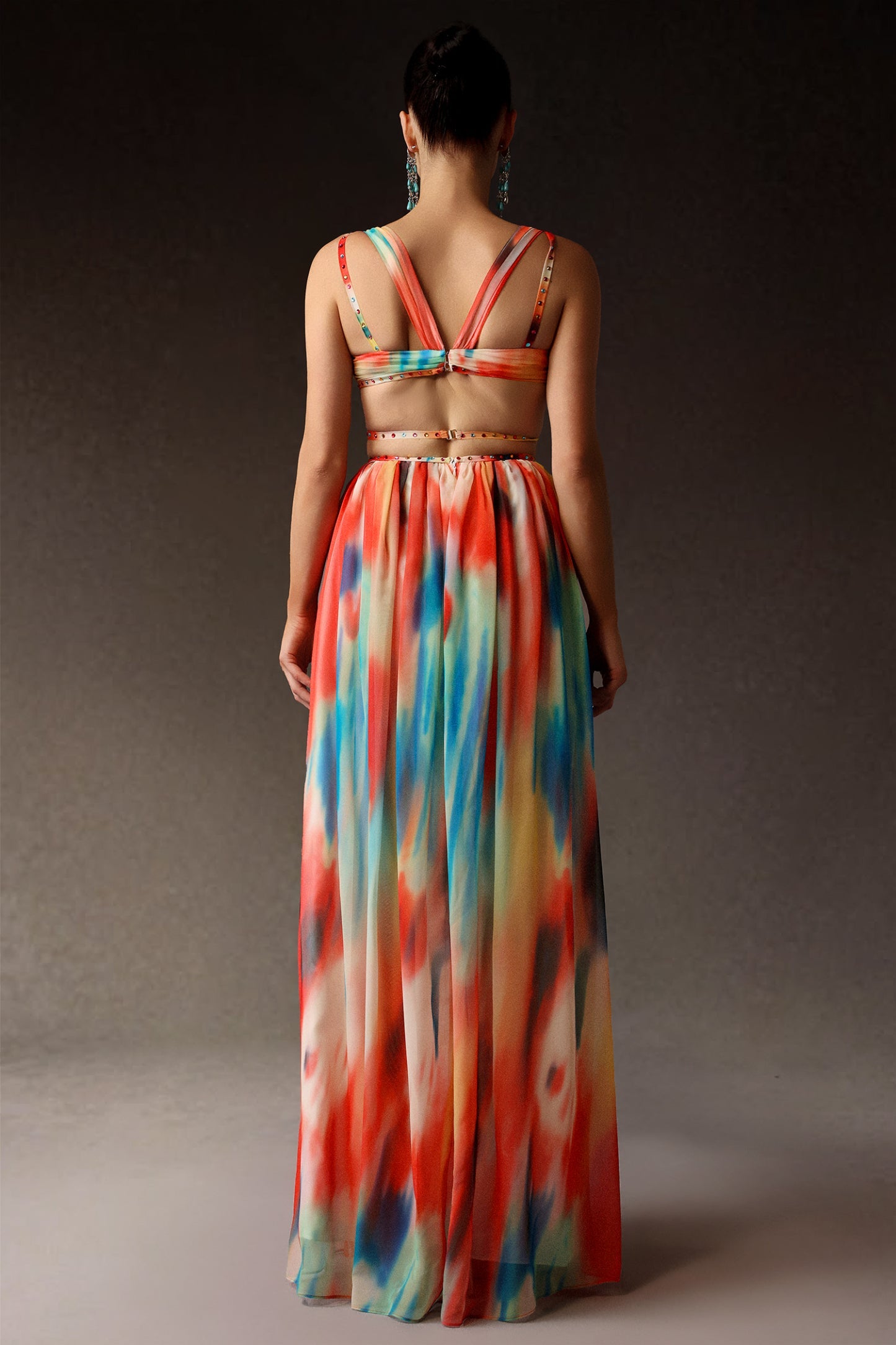 V Yaka Taş Detaylı Kolsuz Uzun Elbise