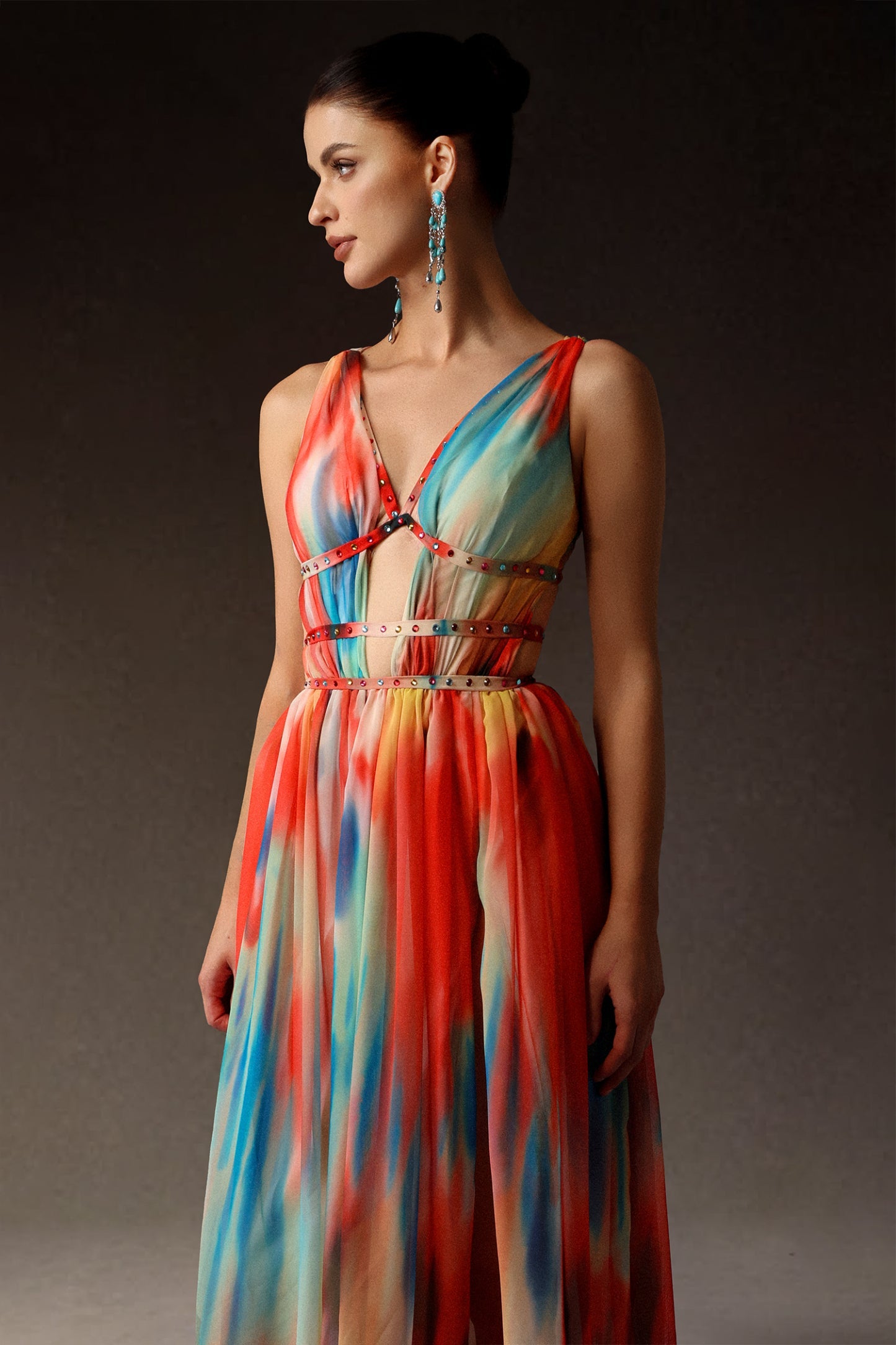 V Yaka Taş Detaylı Kolsuz Uzun Elbise