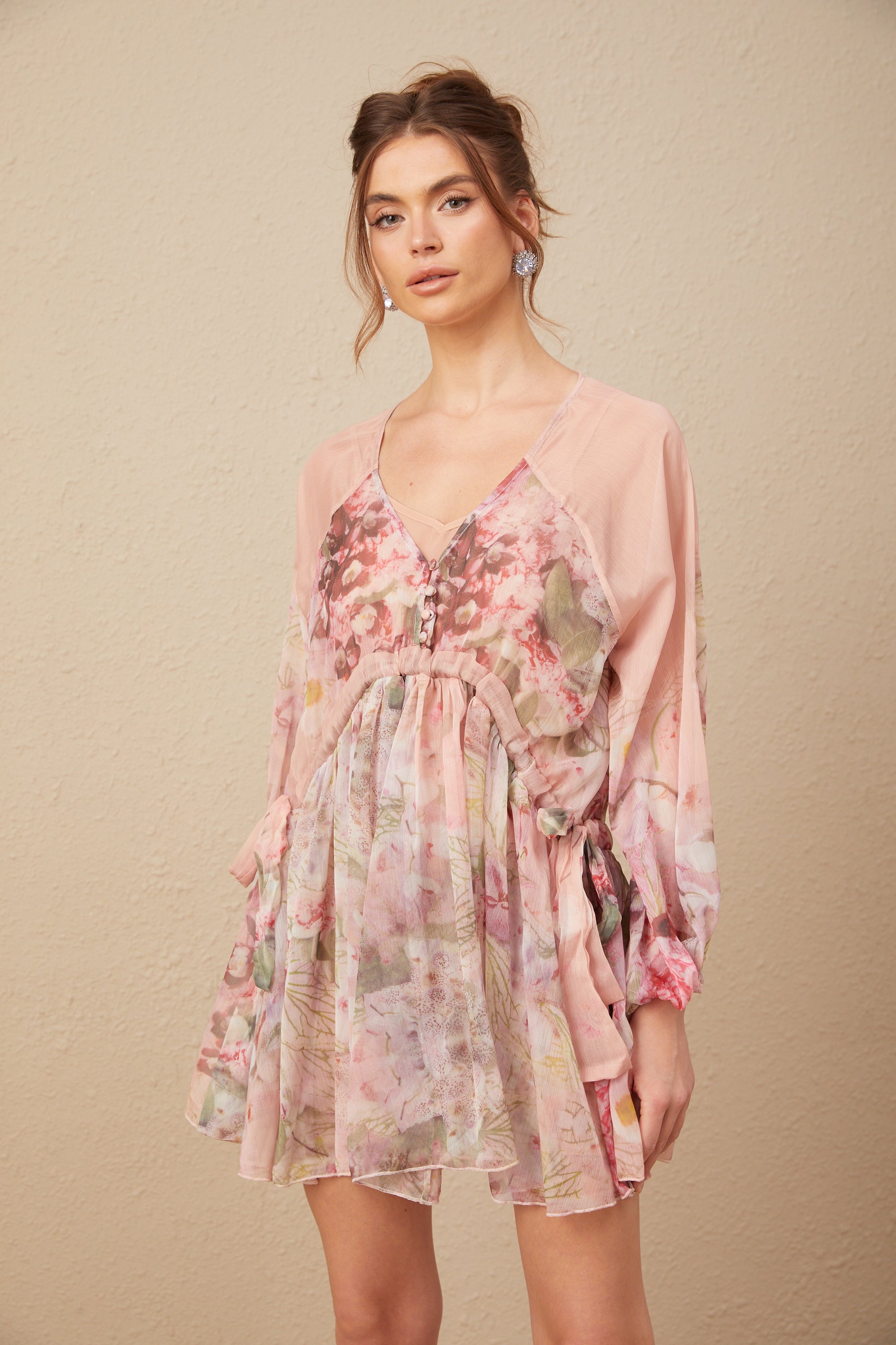 Alicia Çiçek Desenli Pileli İpek Mini Elbise