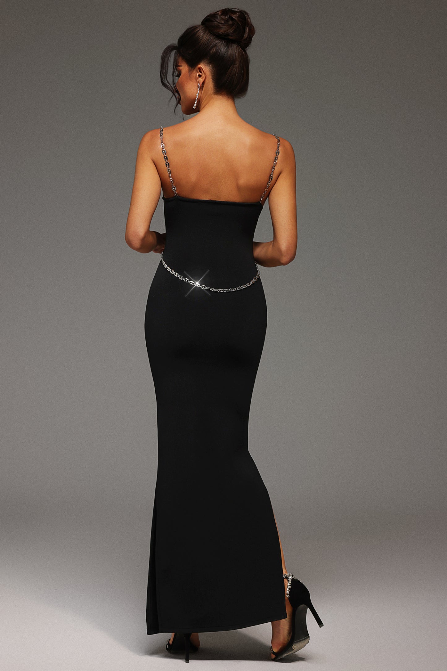 Winry Zincir Detaylı Kolsuz Maxi Elbise