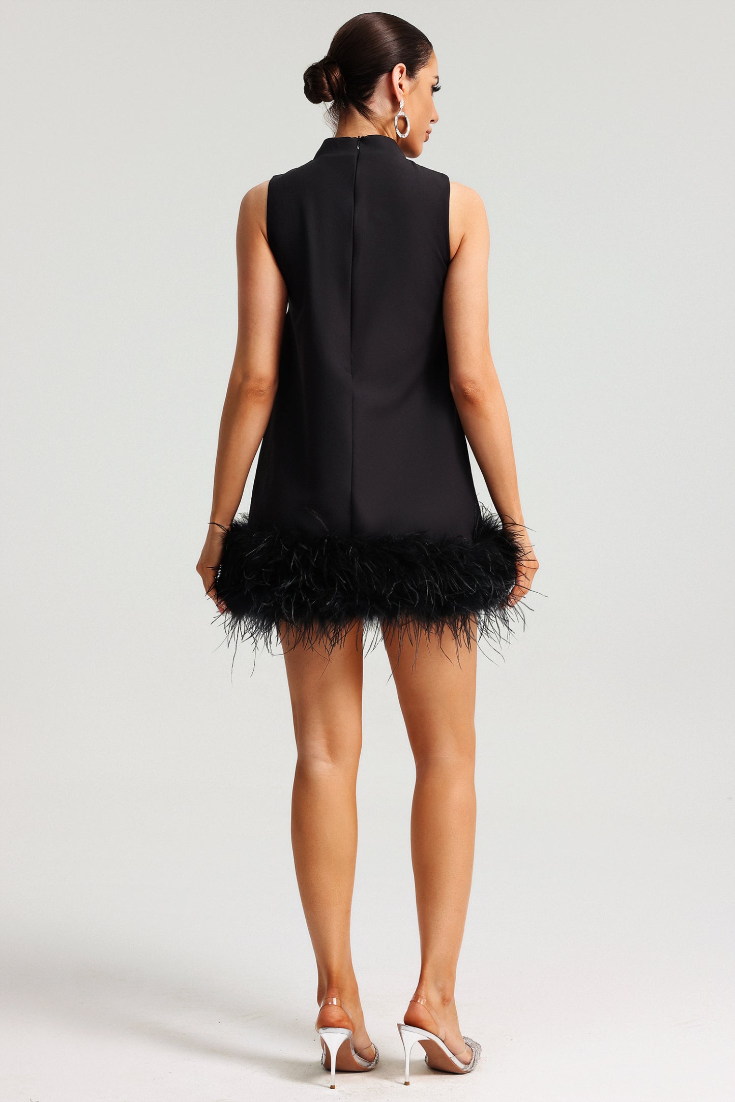 Tüy Detaylı Kolsuz Mini Elbise