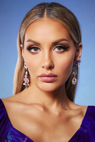 Elza Çiçek Motifli Taş Detaylı Küpeler