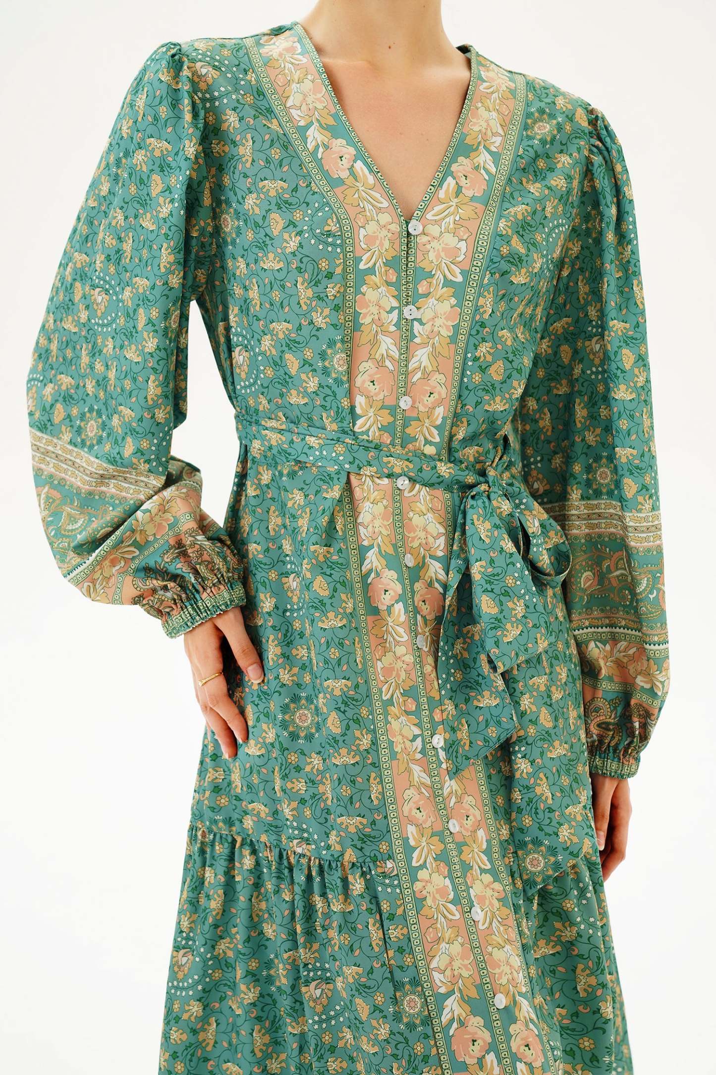 Volanlı V Yaka Çiçekli Uzun Elbise