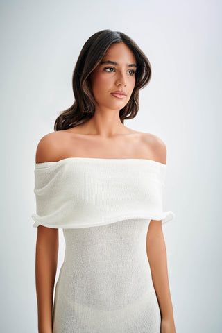 Zarif Omuz Dekolteli Beyaz Elbise