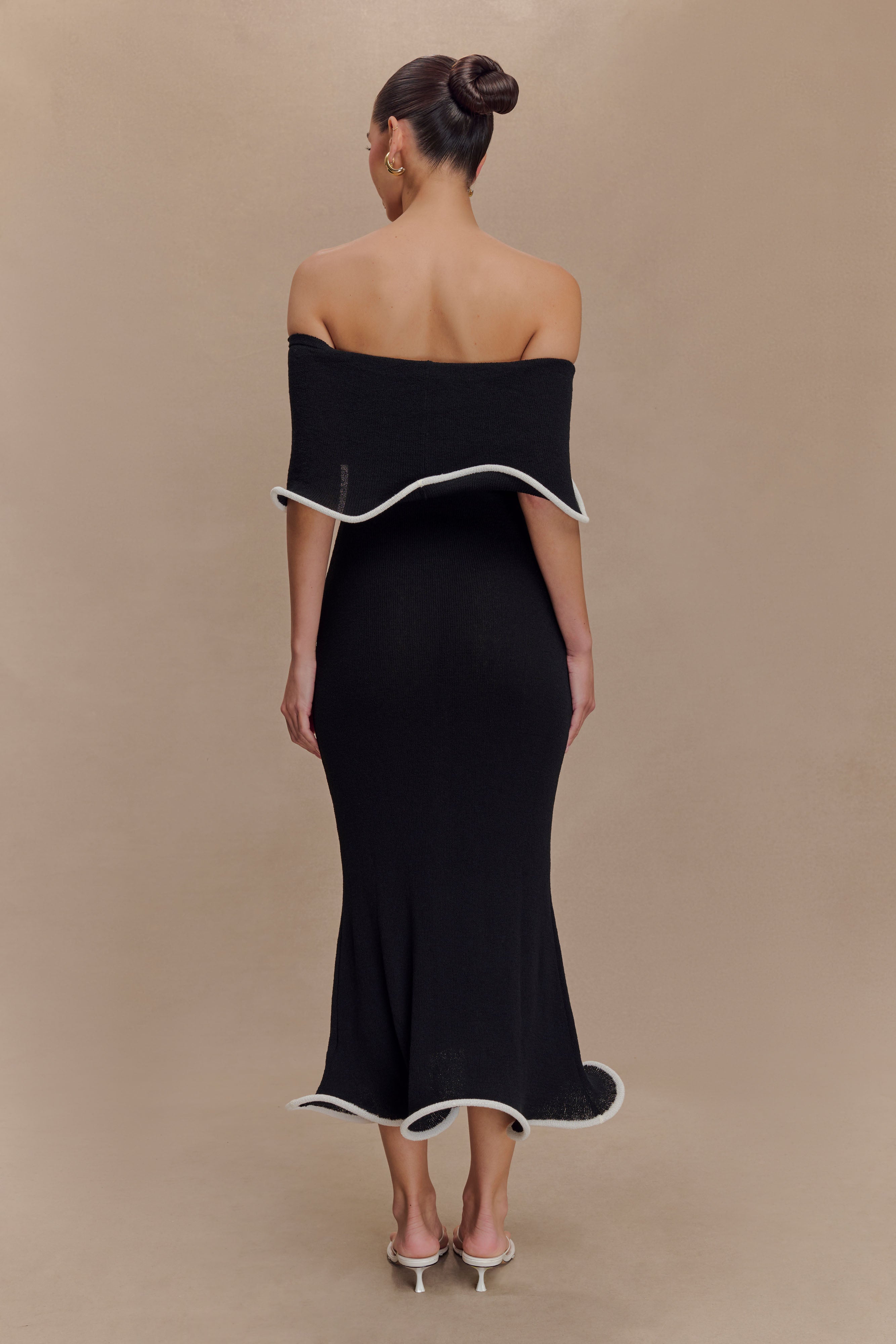 Molly Düşük Omuzlu Triko Midi Elbise - Siyah/Beyaz