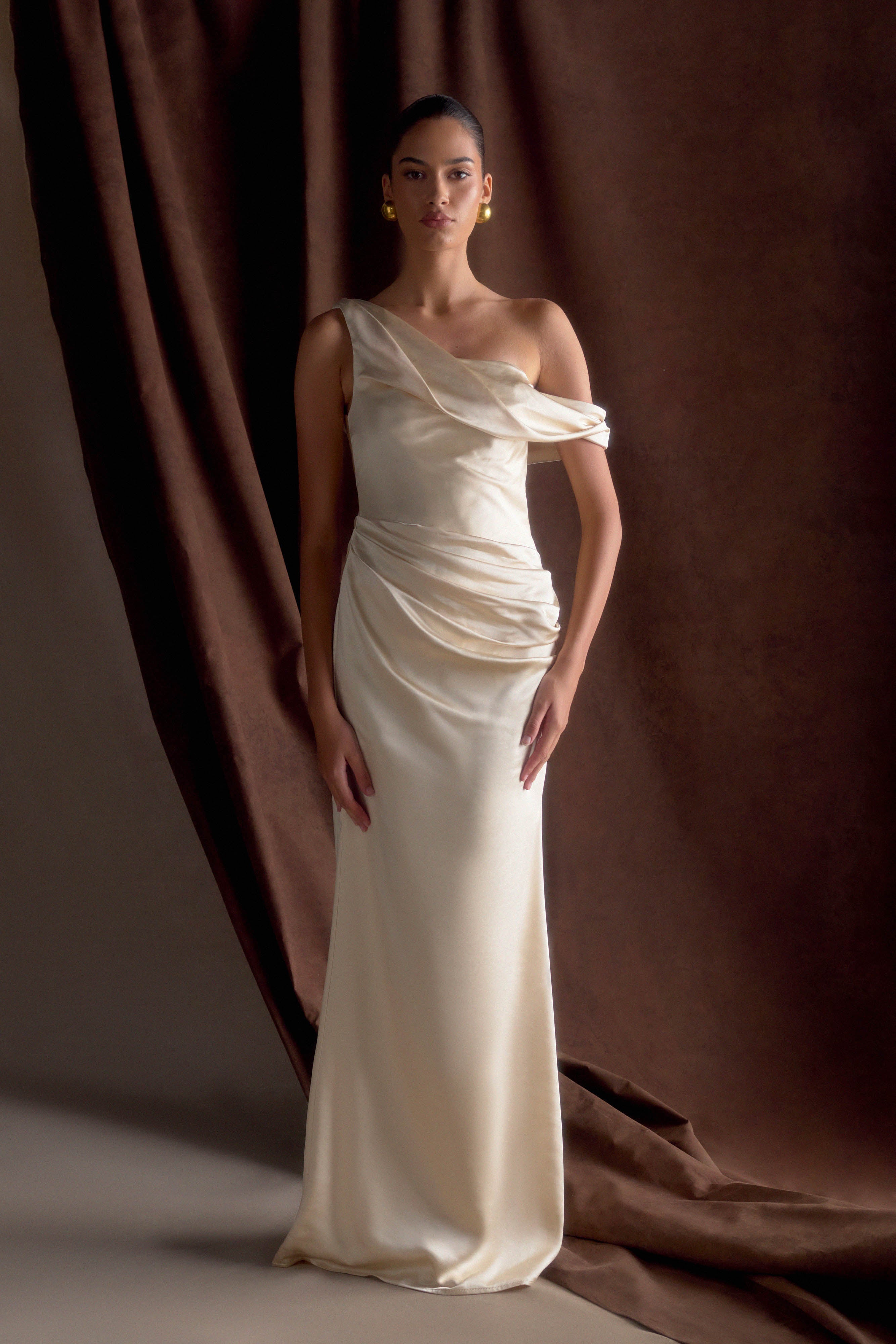 Dalia Düşük Omuzlu Saten Maxi Elbise - Allık Altın