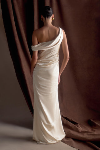 Dalia Düşük Omuzlu Saten Maxi Elbise - Allık Altın