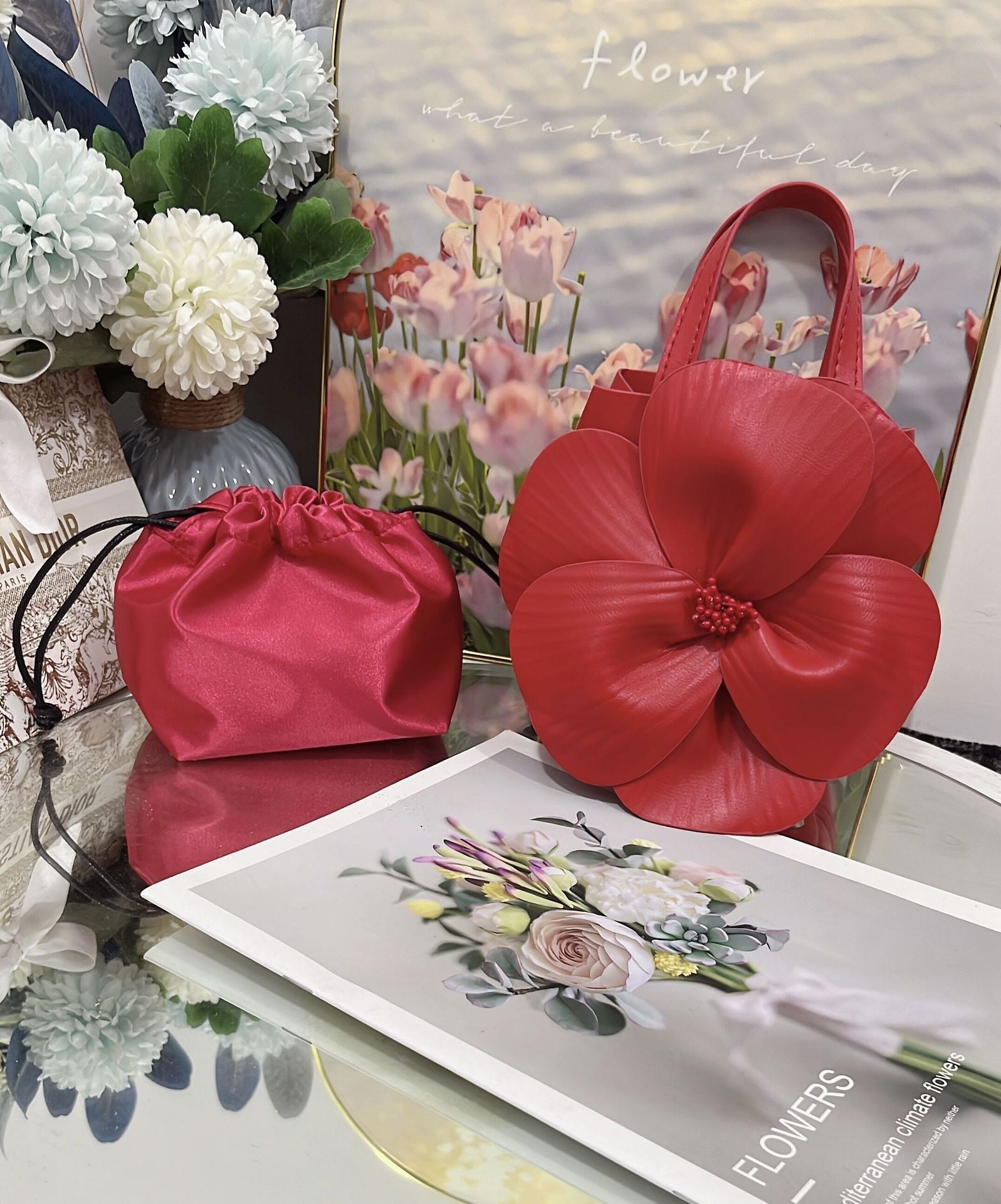 Şık 3D Petal Çiçek Düz Renk Yaka Çanta