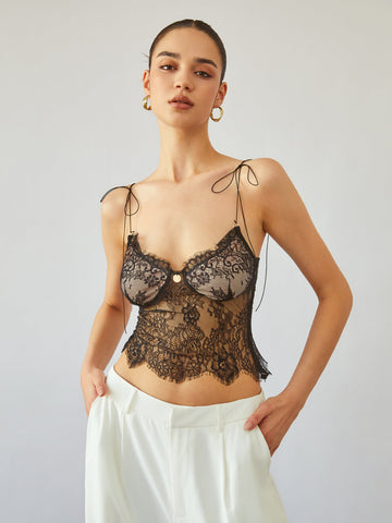Omuzları Bağlamalı Çiçekli Dantelli Crop