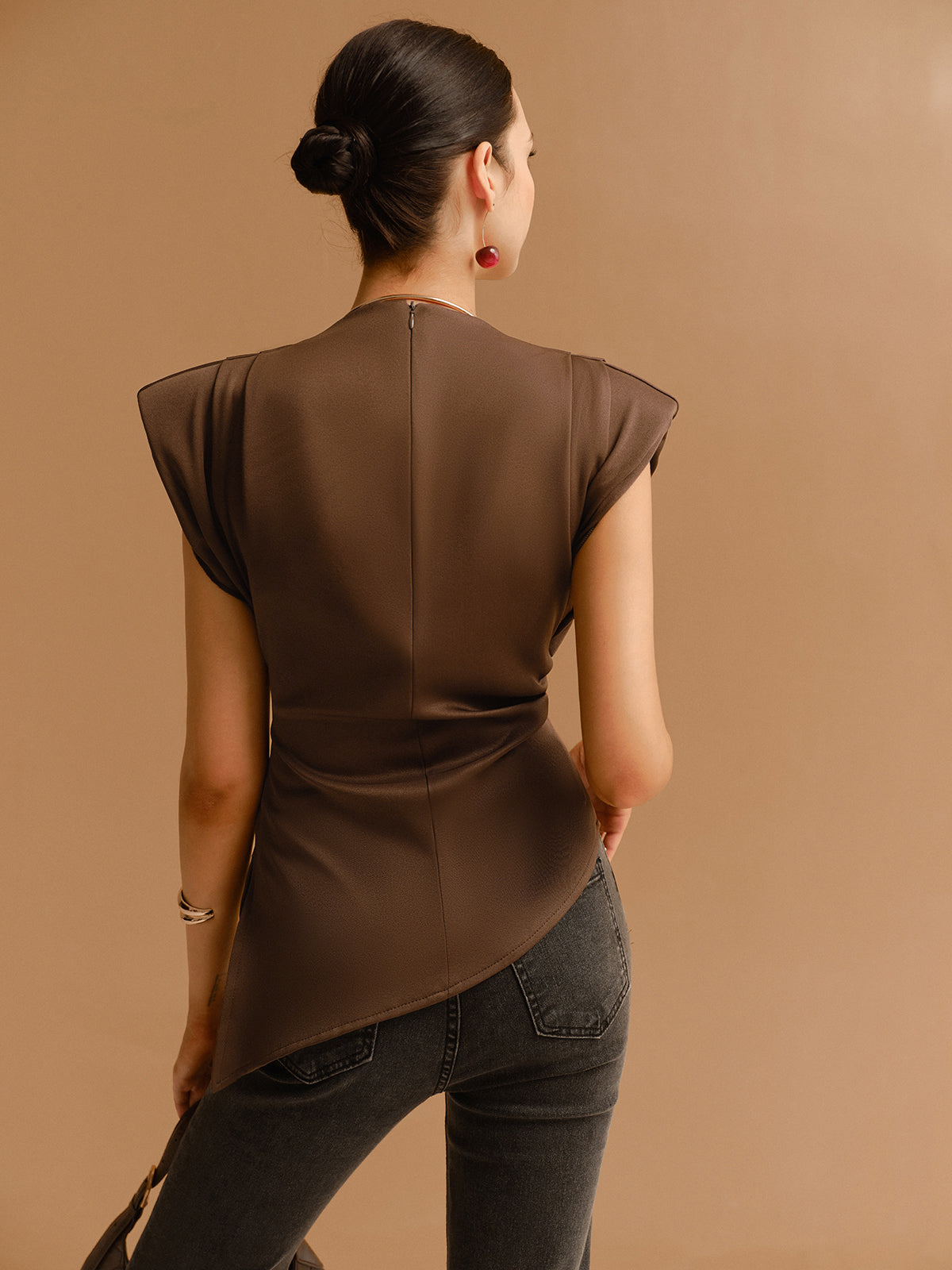 Kap Kol Asimetrik Etek Skinny T-Shirt