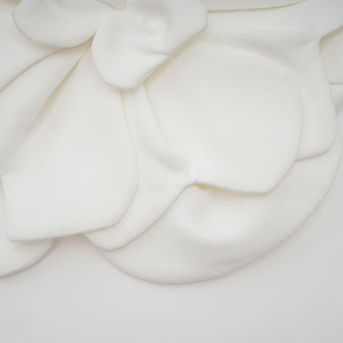 Flora Elegance Beyaz 3D Çiçek Detaylı Straplez Bluz