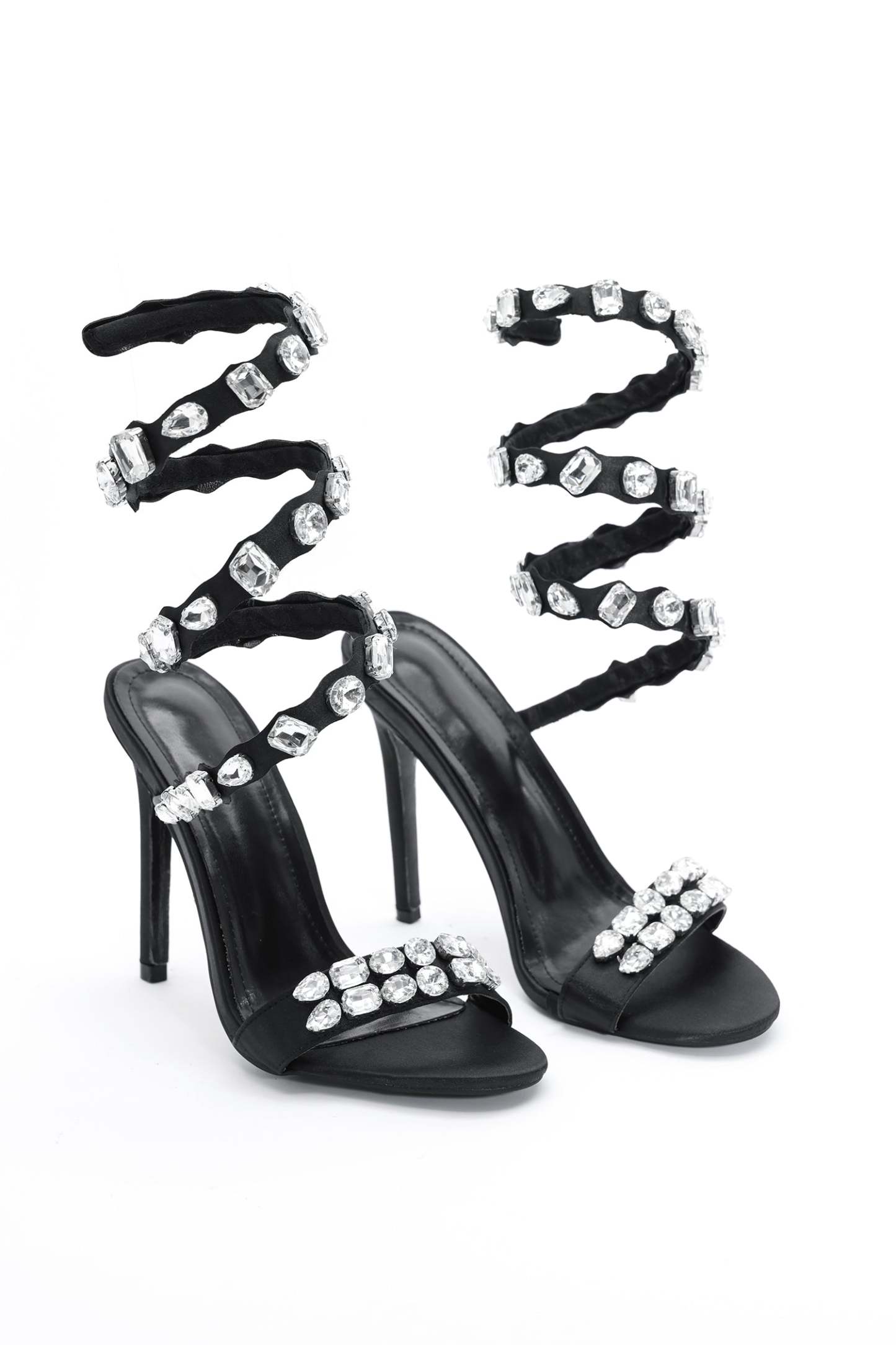 Eka Taş Detaylı Bilek Bağcıklı Stiletto Sandalet