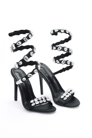 Eka Taş Detaylı Bilek Bağcıklı Stiletto Sandalet