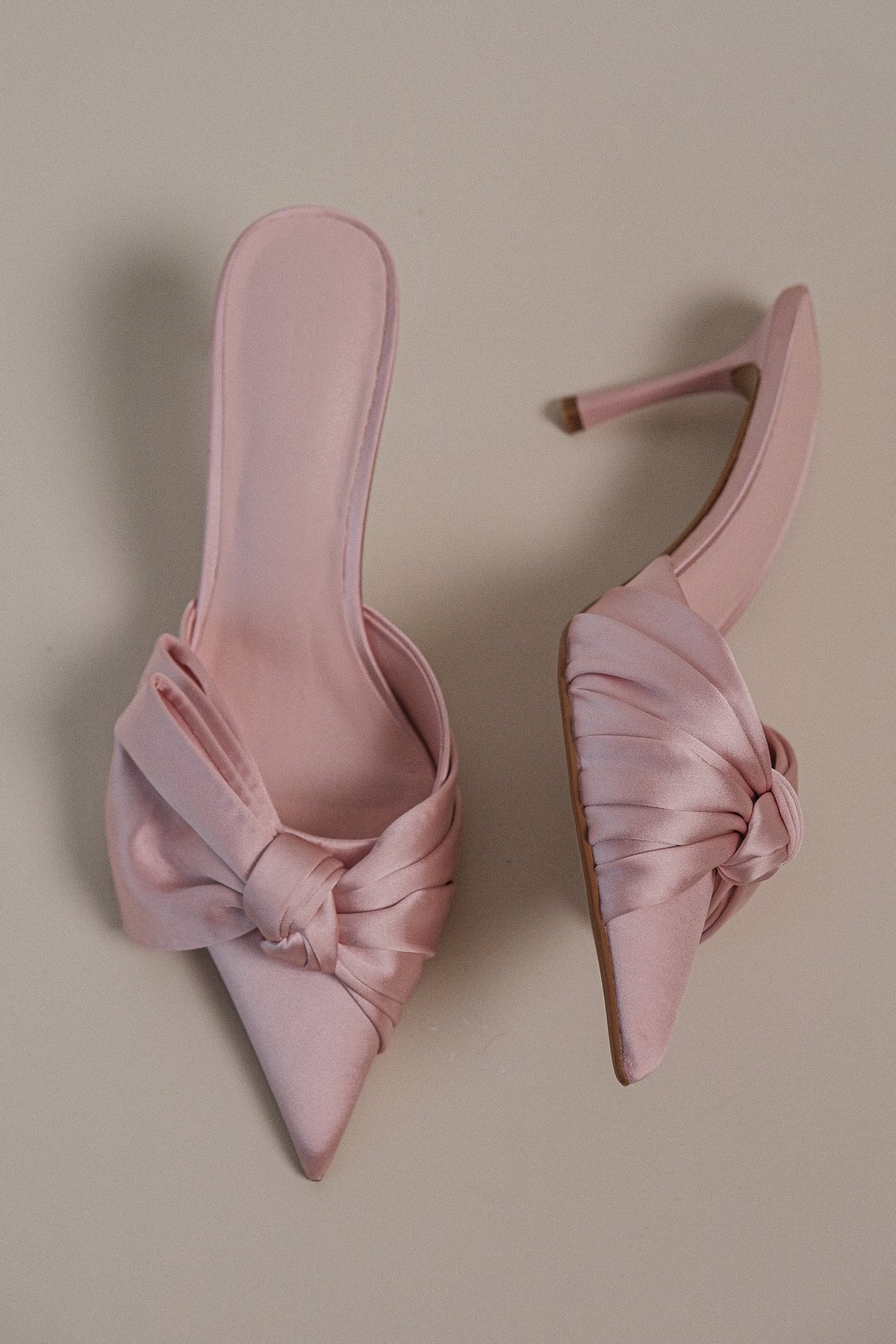 Elena Sivri Saten Fiyonklu Topuklu Ayakkabı - Pastel Pembe