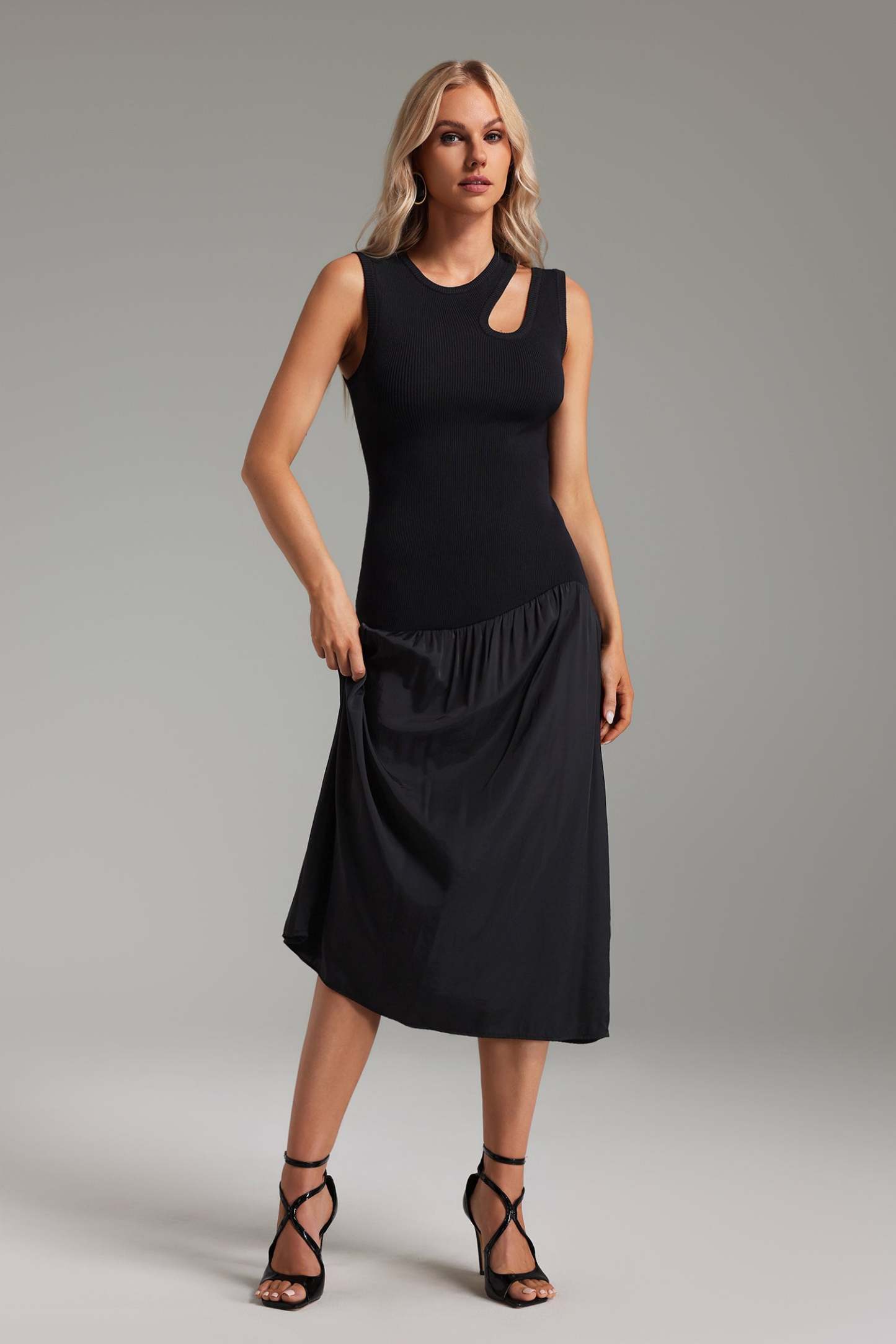 Hella Desenli Kolsuz Elbise