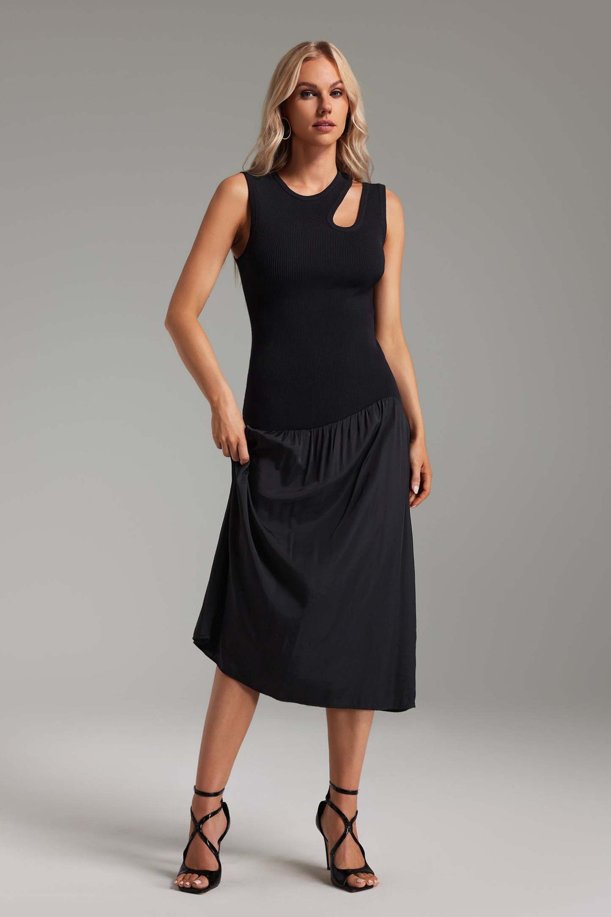 Hella Desenli Kolsuz Elbise