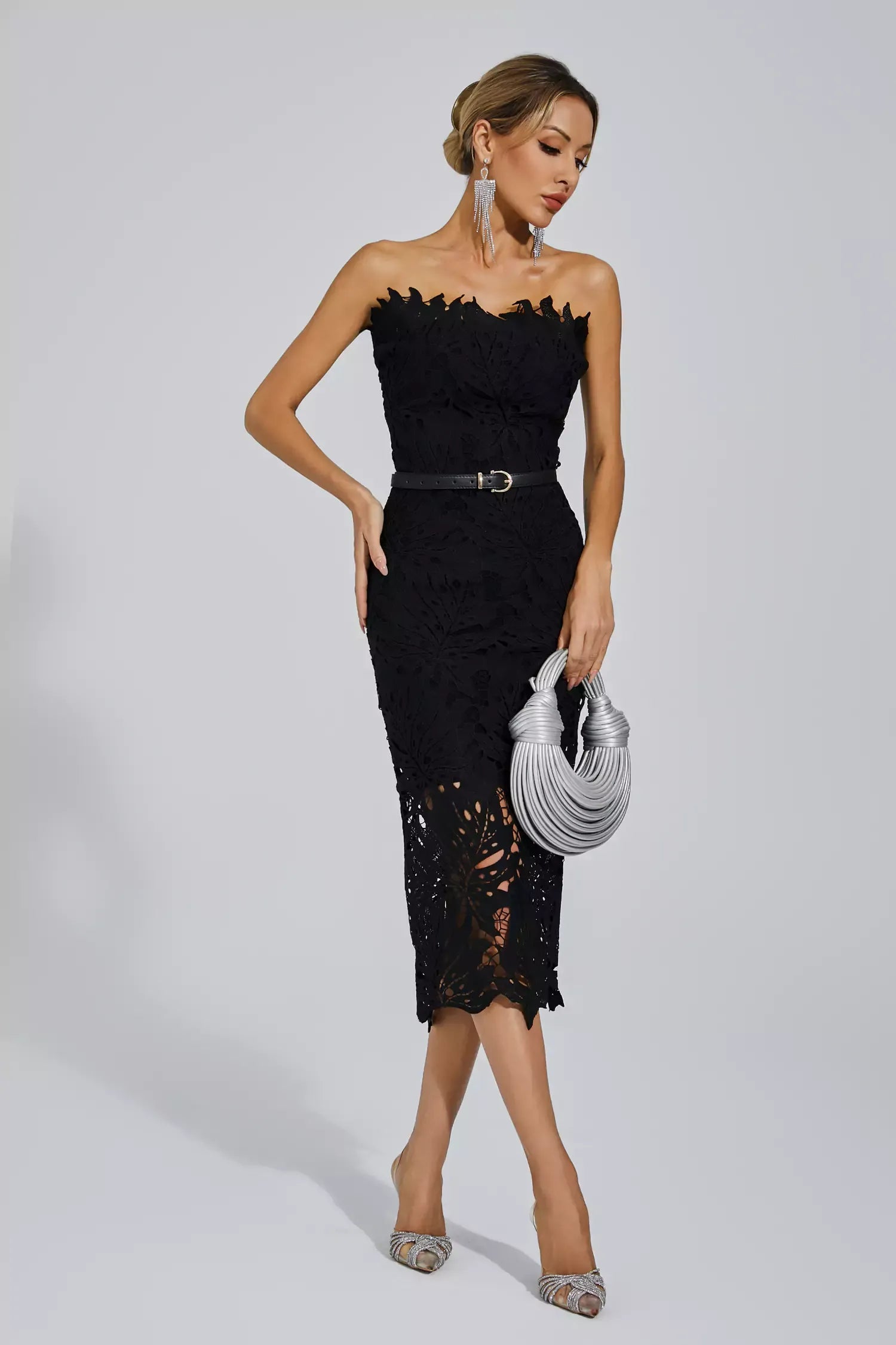 Jazlyn Beyaz Çiçekli Dantel Midi Elbise