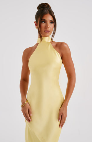 Saten Halter Yaka Uzun Saten Elbise – Sarı