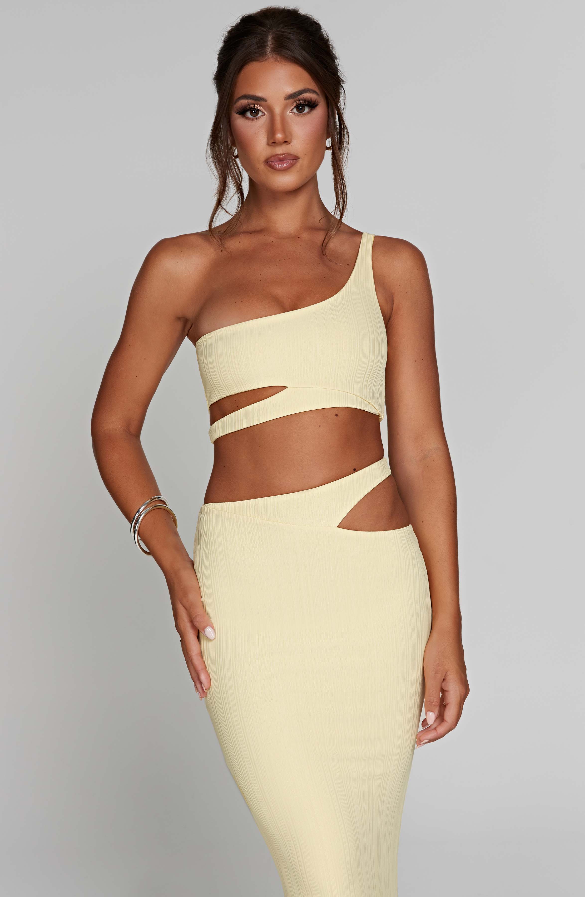 Tek Omuzlu Asimetrik Kesim Crop Top – Sarı